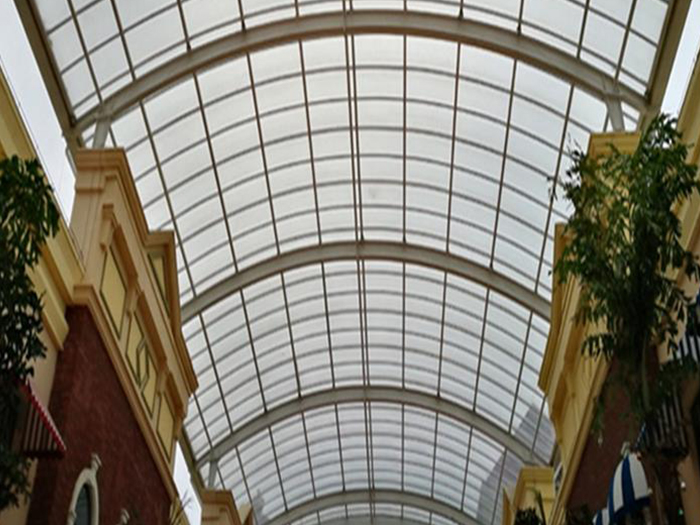 新郑屋面网架顶棚吊装方案